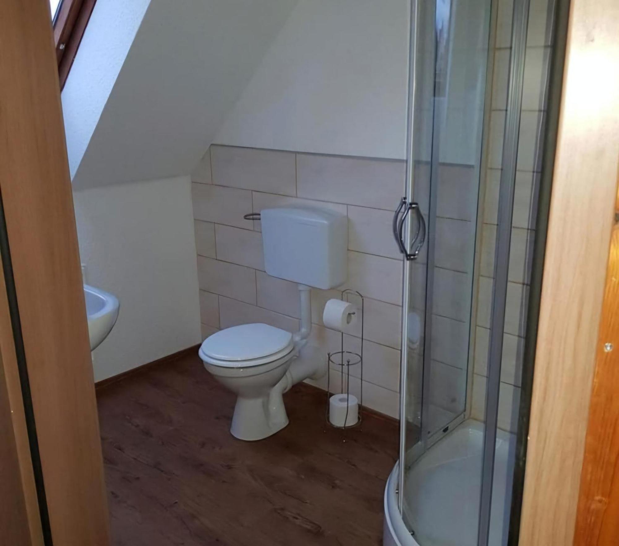 Monteurzimmer Und Pension - Ampfurth أوشرسليبين المظهر الخارجي الصورة